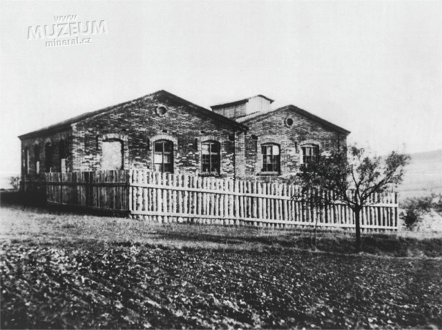 Důl Obecnice po uzavření, počátek 20. století – historická fotografie budovy strojovny